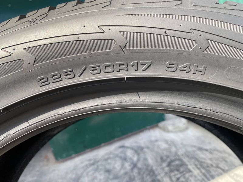 225/50R17 Goodyear UltraGrip Performance d0405 фото