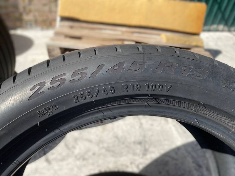 255/45R19 Pirelli Scorpion 01150 фото