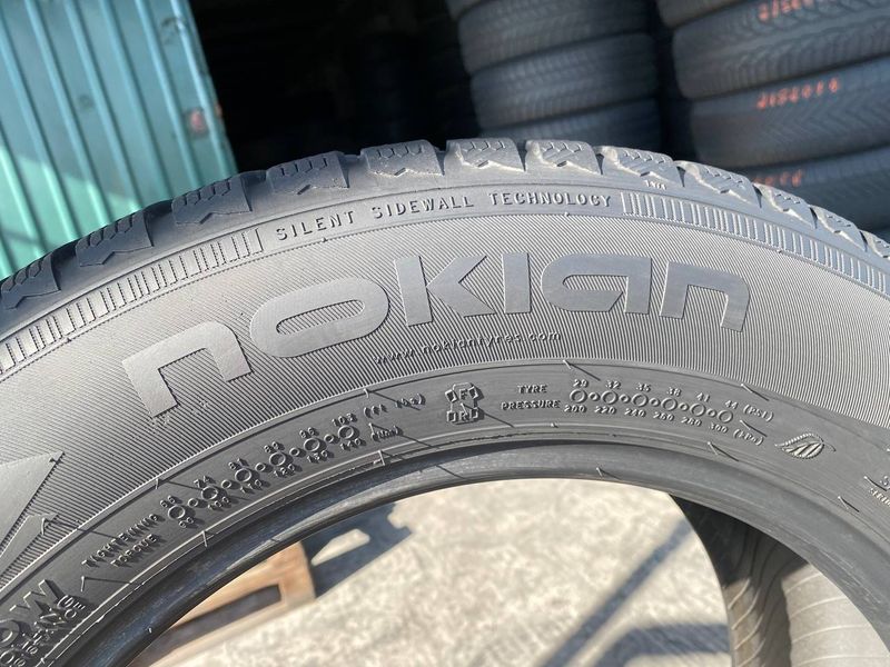 215/60R16 Nokian WR D4 0692 фото