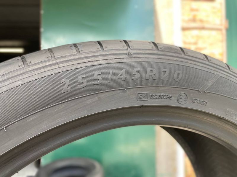 255/45R20 Dunlop SP Sport Maxx GT d0103olx фото