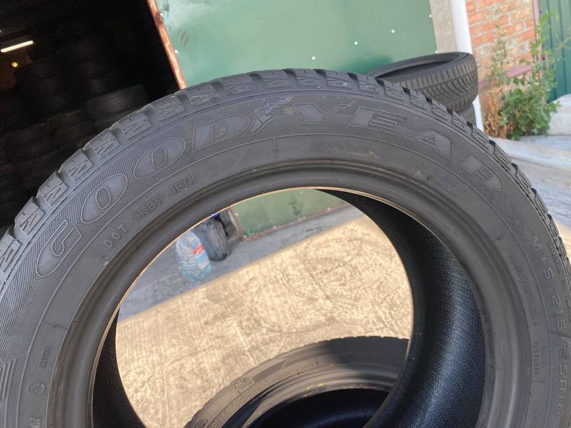 215/55R16 Goodyear Vector 4Seasons 0319 фото