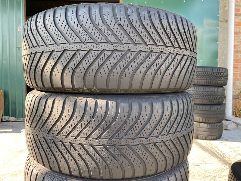 215/55R16 Goodyear Vector 4Seasons 0319 фото