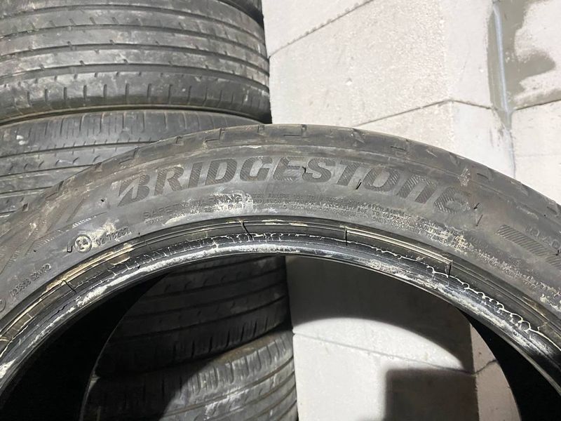 225/45R19 Bridgestone Potenza S001 d0189 фото