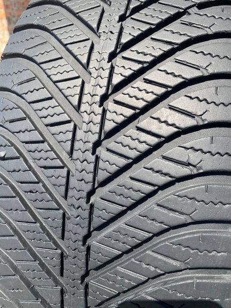 225/45R17 Goodyear Vector 4Seasons 0332 фото