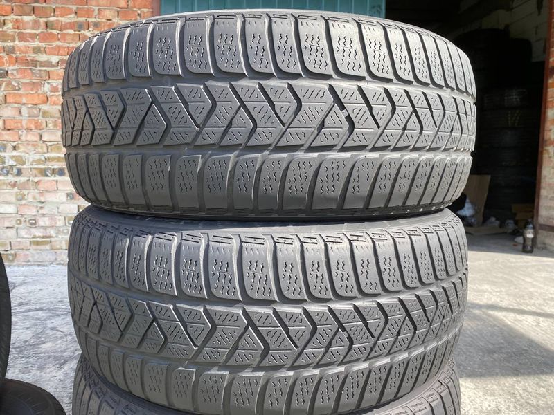 215/55R17 Pirelli Sottozero3 01480olx фото