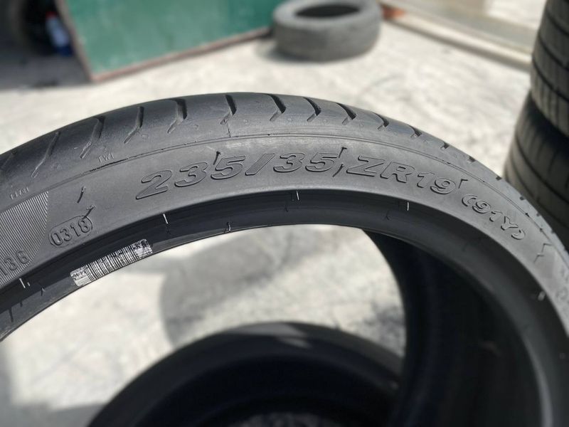 235/35R19 Pirelli P Zero 01168olx фото