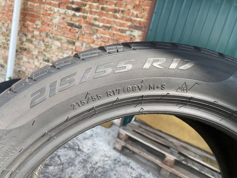 215/55R17 Pirelli Sottozero3 01480olx фото