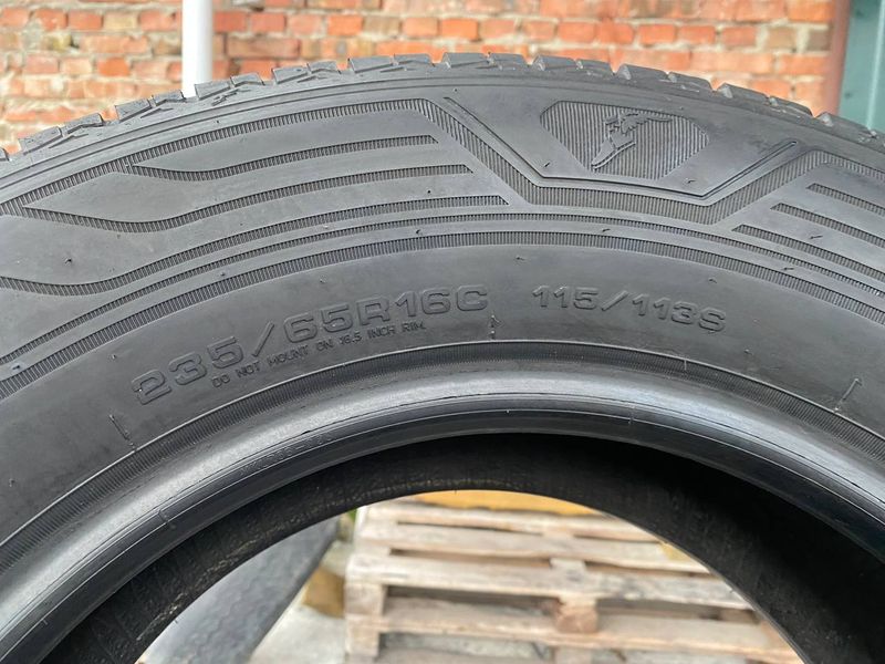 235/65R16C Goodyear Vector 4Seasons 01857 фото