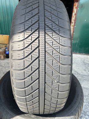 215/60R16 Goodyear Vector 4Seasons 0320 фото