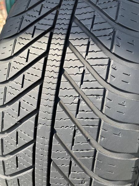 215/60R16 Goodyear Vector 4Seasons 0320 фото