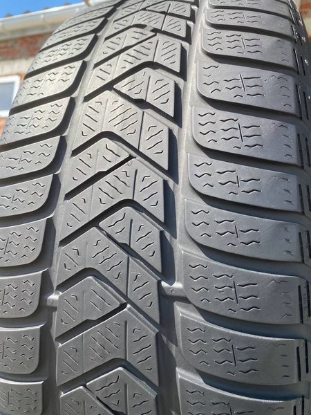 225/45R18 Pirelli Sottozero 3 d0334olx фото