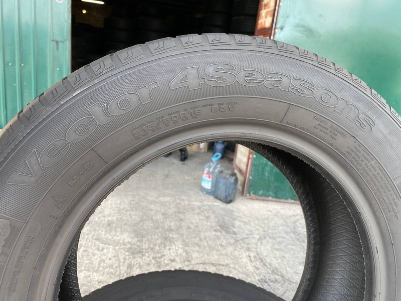 215/60R16 Goodyear Vector 4Seasons 0320 фото