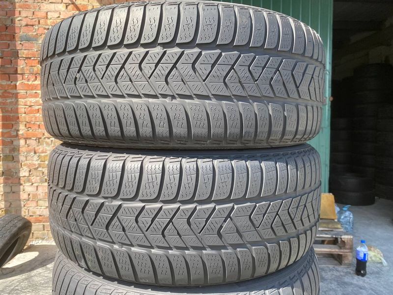 225/45R18 Pirelli Sottozero 3 d0334olx фото