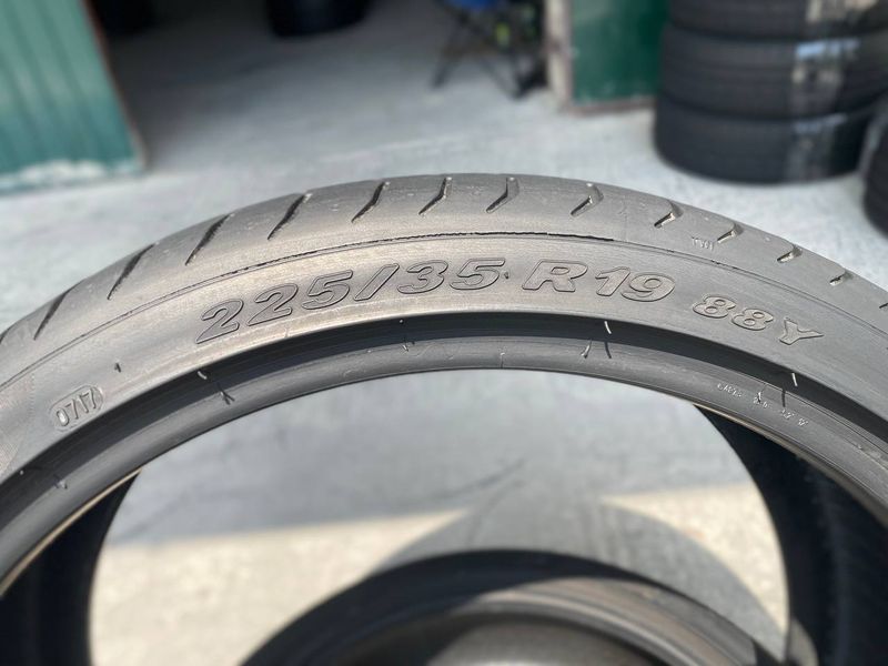 225/35R19 Pirelli P Zero 0901olx фото