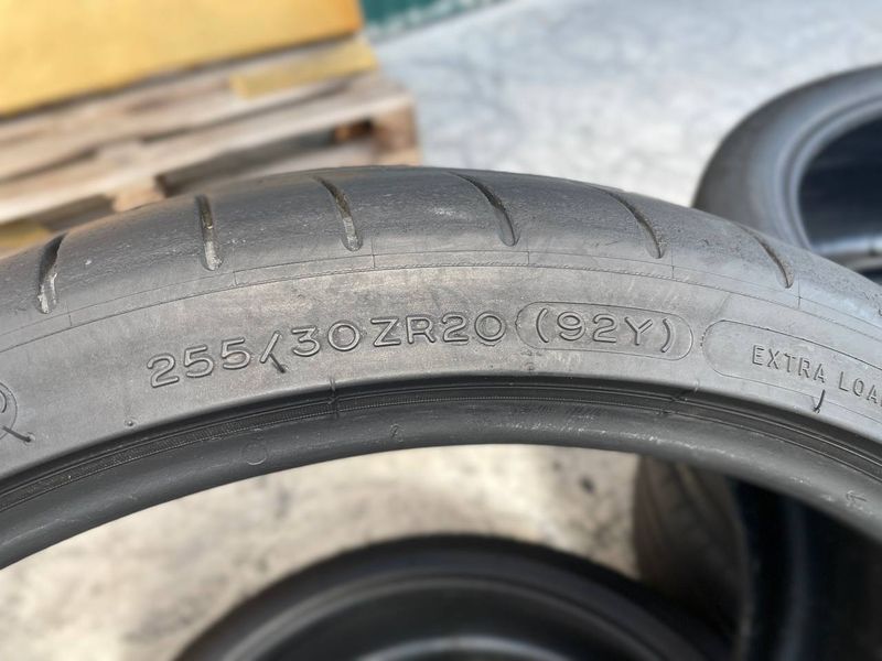 255/30R20 Michelin Pilot Super Sport d0107olx фото