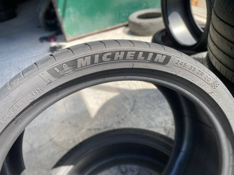 245/35R20 Michelin Pilot Sport 4S 01104 фото