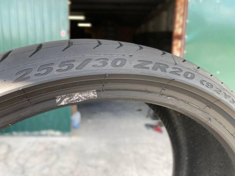 255/30R20 Pirelli PZero d0108olx фото