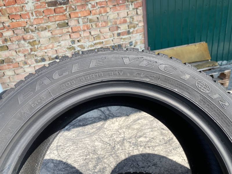 205/55R16 Goodyear Eagle Vector  01614 фото