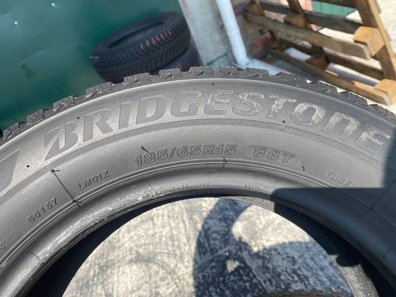 185/65R15 Bridgestone Blizzak LM001 0503 фото