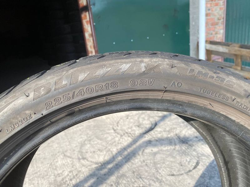 225/40R18 Bridgestone Blizzak LM-32 d0336olx фото