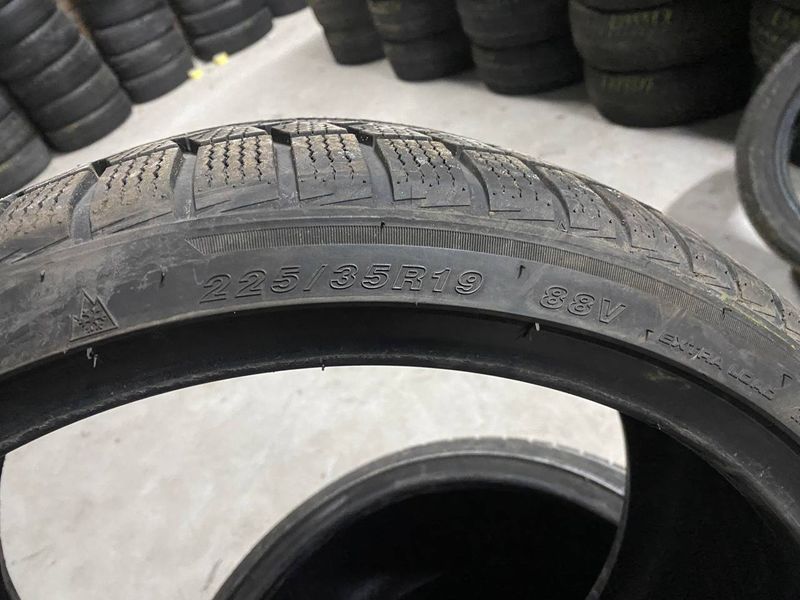 225/35R19 Goodride Zuper Snow Z-507 0906 фото