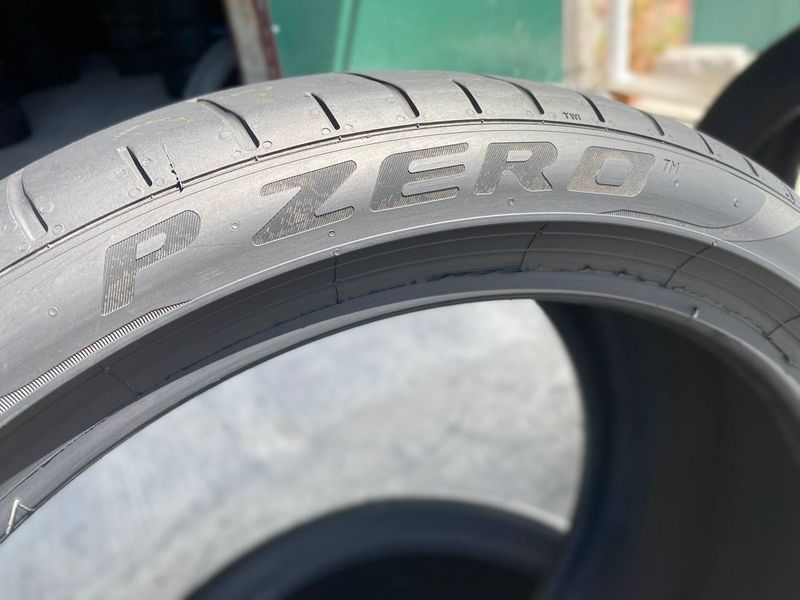 265/35R20 Pirelli P Zero 01111 фото