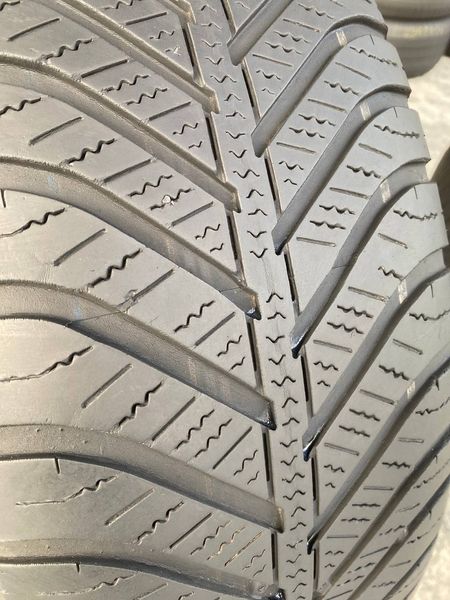 215/60R17 Goodyear Vector 4Seasons 0328olx фото