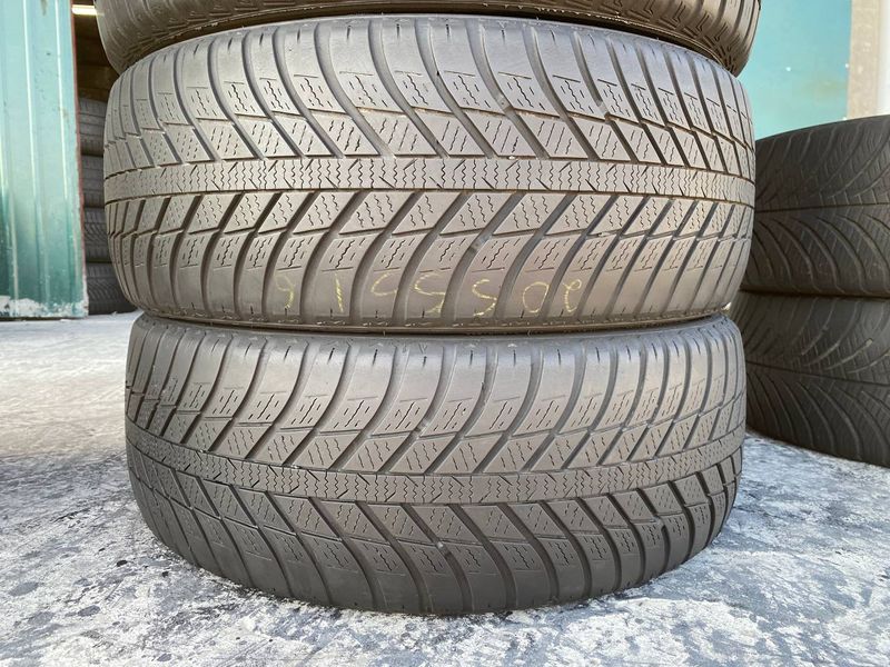 205/55R16 Goodyear Vector 4Seasons  01381 фото