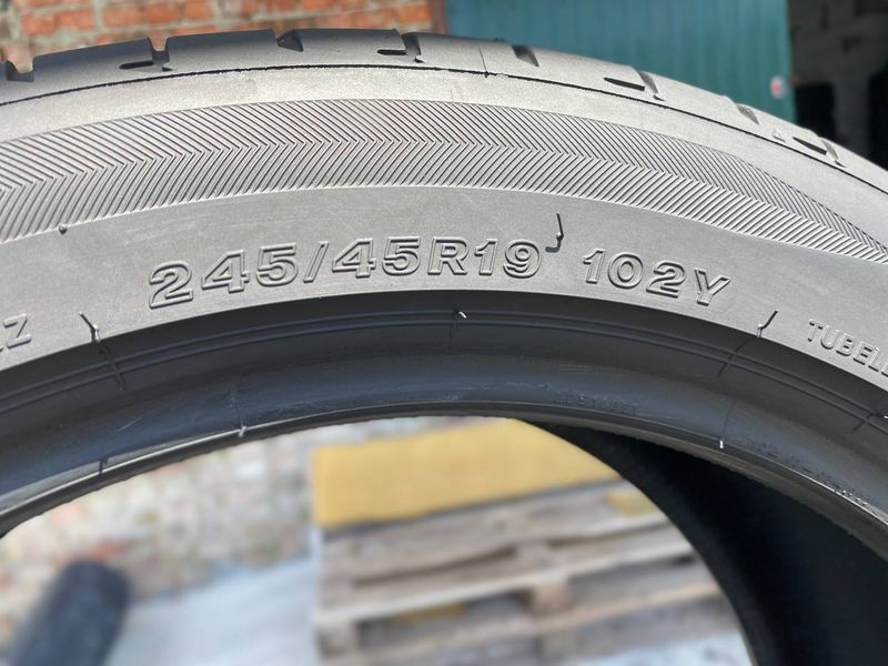 245/45R19 Bridgestone Potenza S001 d0156 фото