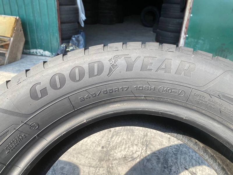 245/55R17 Goodyear UltraGrip Performance d0380 фото