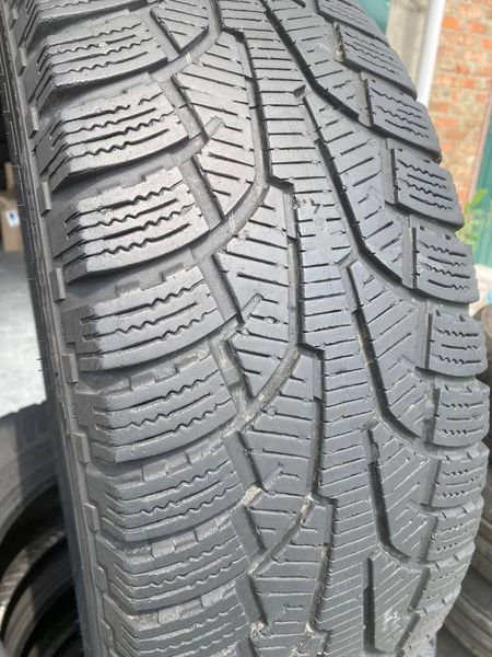 225/70R15C Nokian WeatherProof C 01300 фото