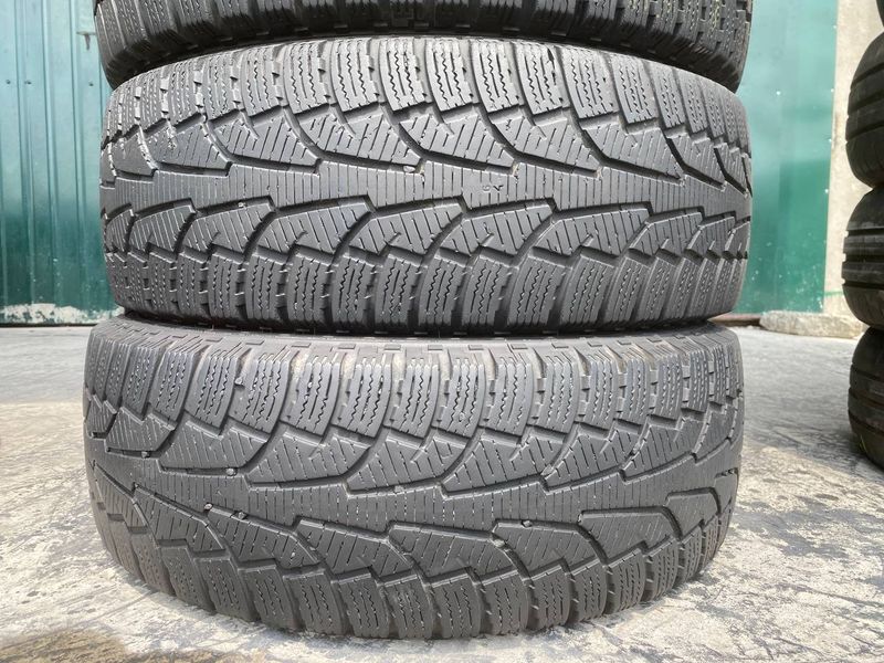 225/70R15C Nokian WeatherProof C 01300 фото