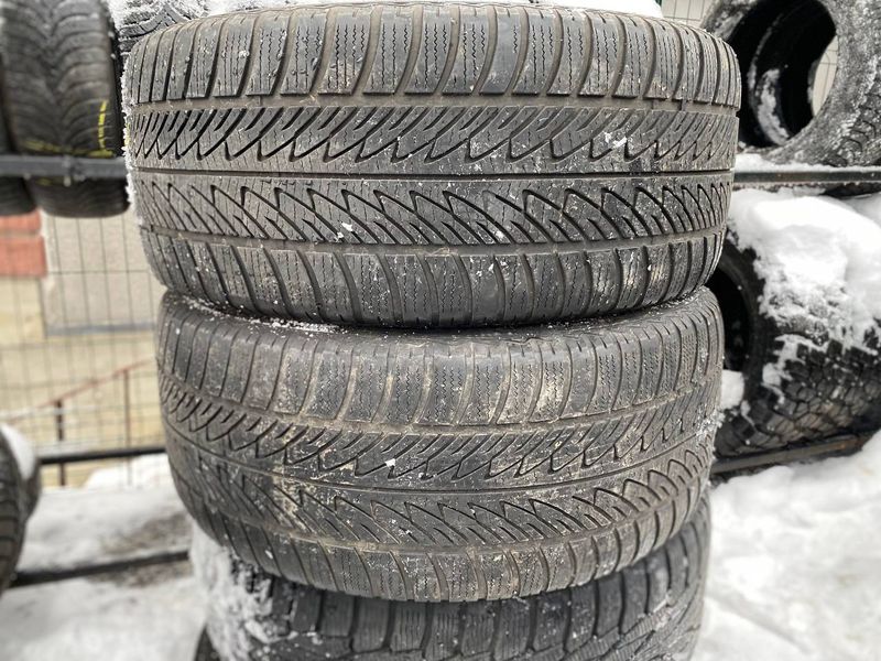 285/45R20 Goodyear UltraGrip 8 d0084 фото