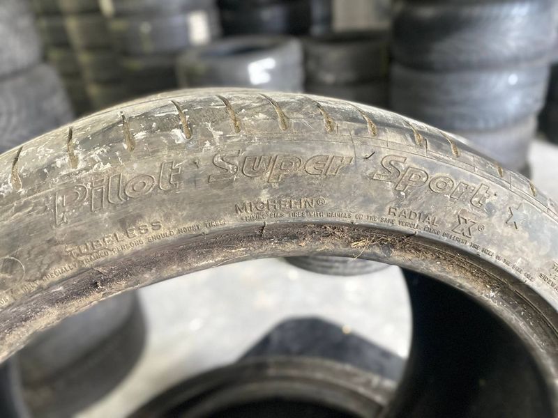 275/35R19 Michelin Pilot Super Sport 0911 фото