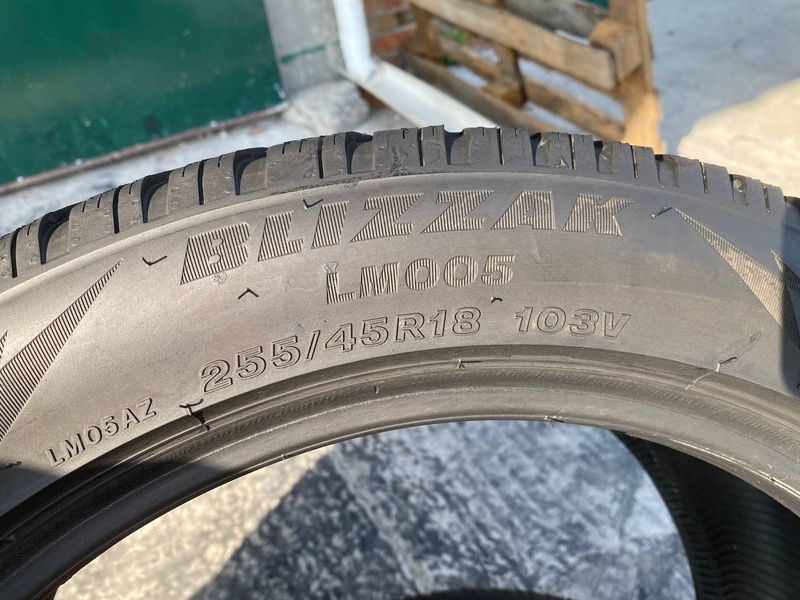 255/45R18 Bridgestone Blizzak LM005 01628olx фото