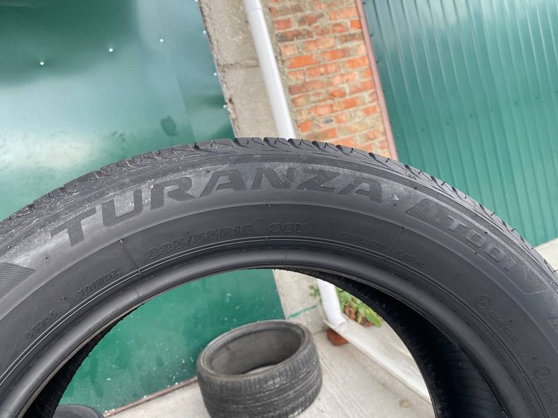 225/55R18 Bridgestone Turanza T001 0817olx фото