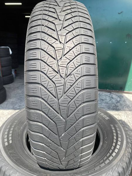 215/70R16 Yokohama BluEarth Winter V905 01577 фото