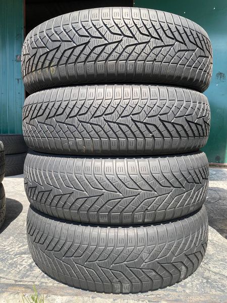 215/70R16 Yokohama BluEarth Winter V905 01577 фото