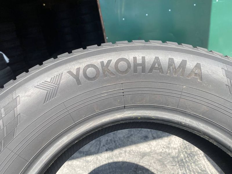 215/70R16 Yokohama BluEarth Winter V905 01577 фото