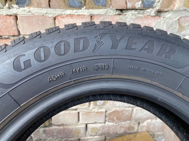 175/70R14 Goodyear UltraGrip9 0419 фото